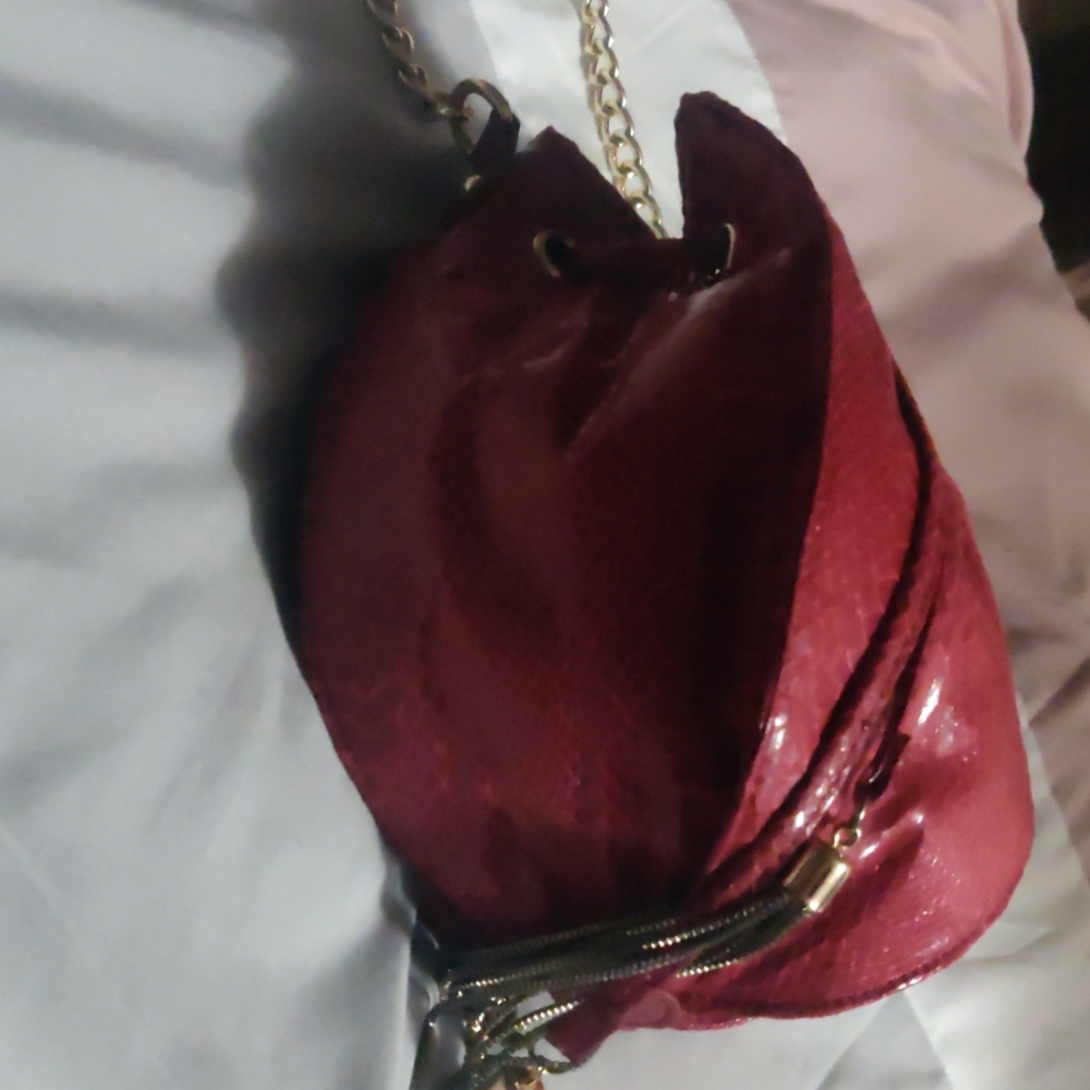 Cache red purse - Picture 2 of 8